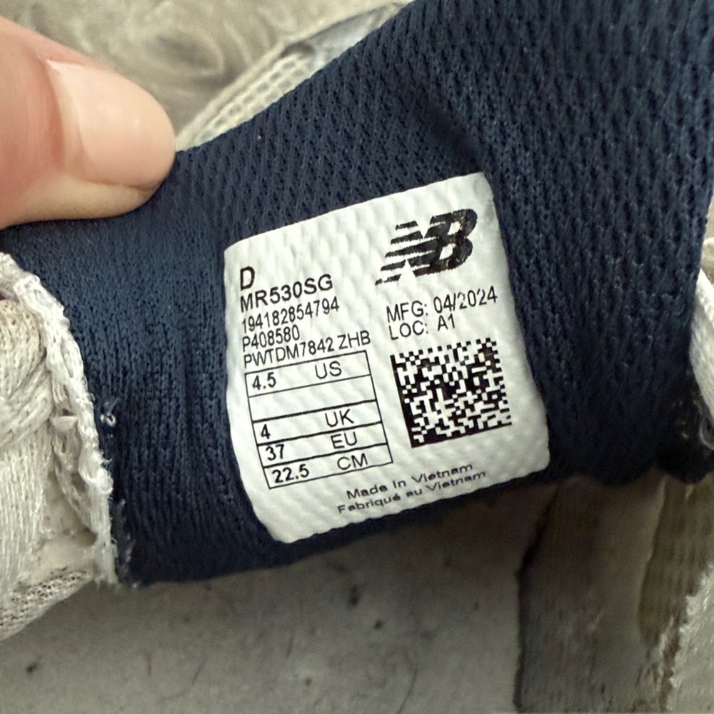 New Balance 530 Shoes - White and Gray - Picture 10 of 11